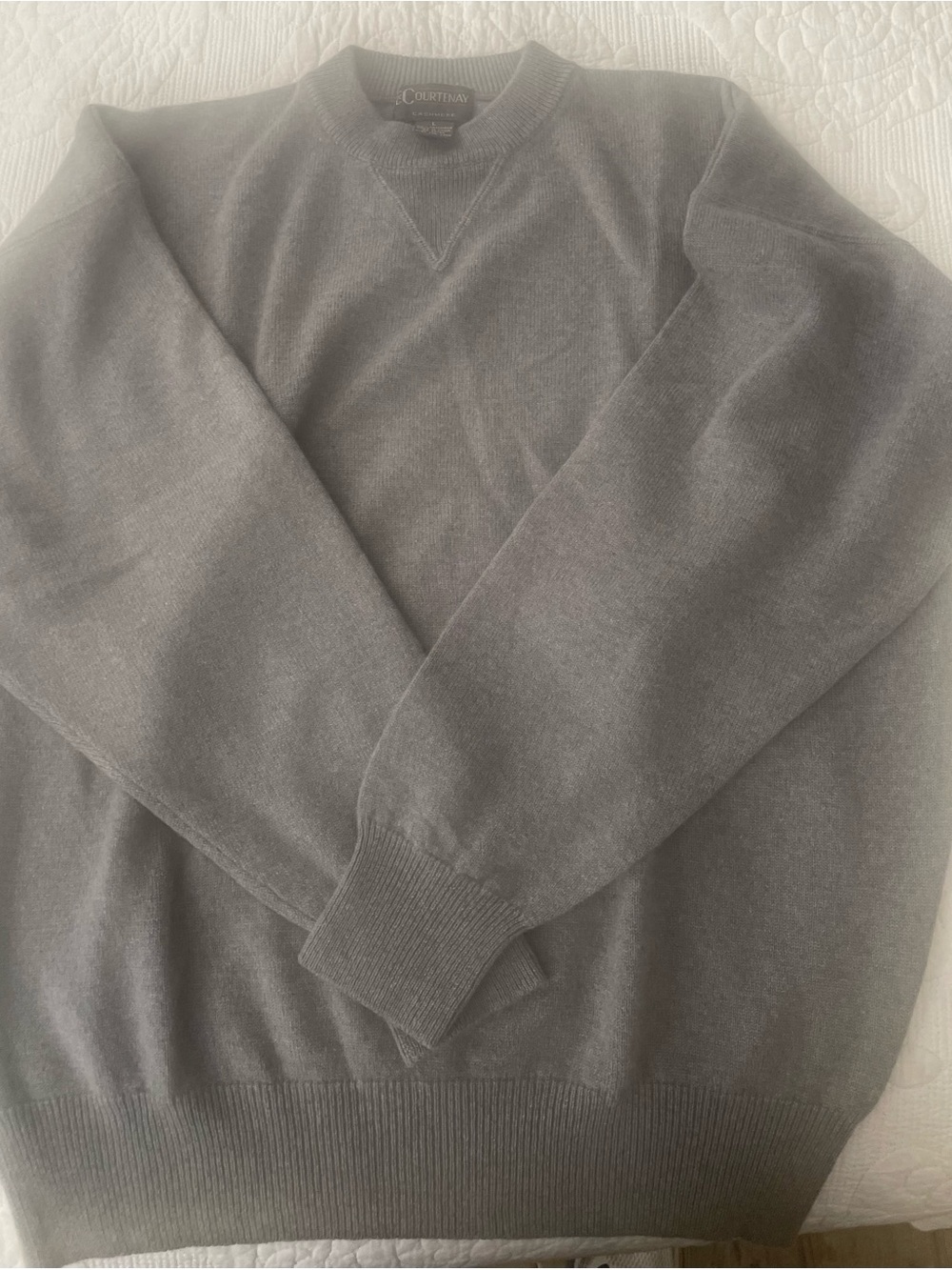 Courtenay Men's cashmere Crewneck Sweater in Gray